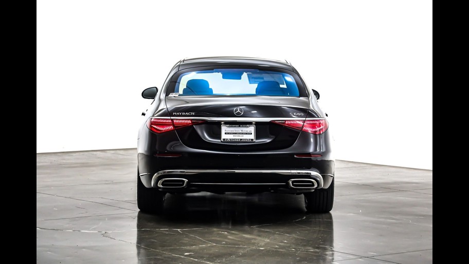 Mercedes-Benz Maybach Sedan