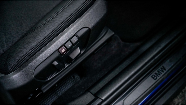 bmw_x1_sdrive18i_32.jpg