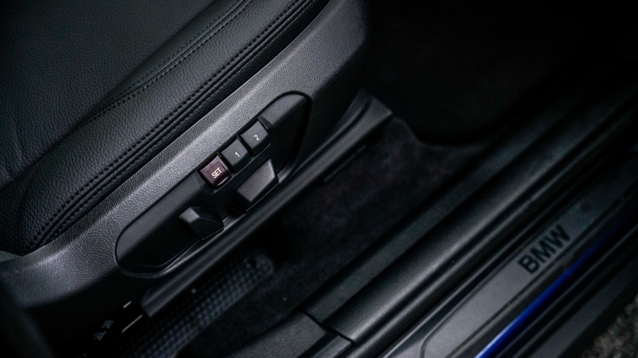 bmw_x1_sdrive18i_32.jpg