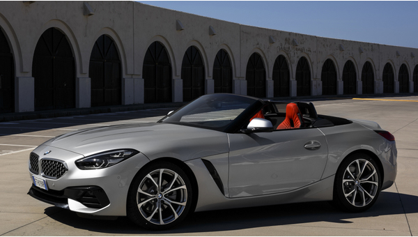 bmw_z4_sdrive20i_79_0479029f0b9007c2.jpg