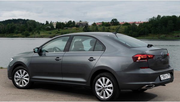 volkswagen_polo_43_0416022610be0b6a.jpg