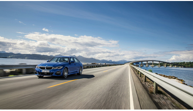 bmw_330i_m_sport_63_0284049604b3033a.jpg