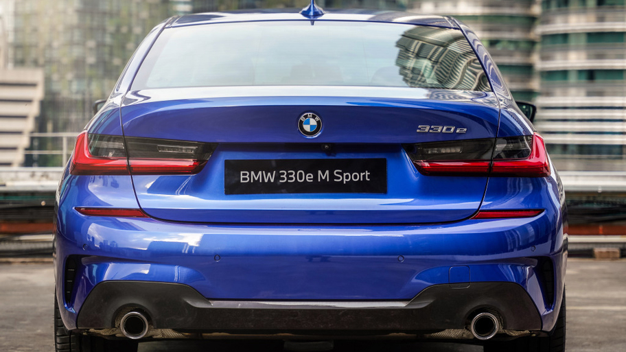 bmw_330e_m_sport_140_03bf03ea10170bb8.jpg
