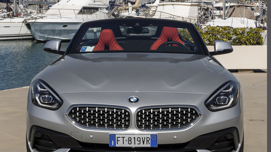 bmw_z4_sdrive20i_48_044104f9082e063a.jpg