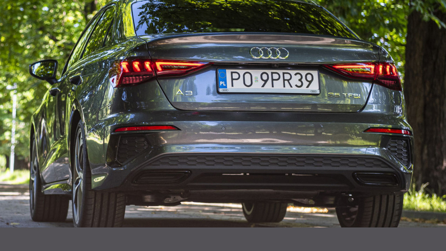 audi_a3_sedan_35_tfsi_s_line_42_040702c304f9039e.jpg