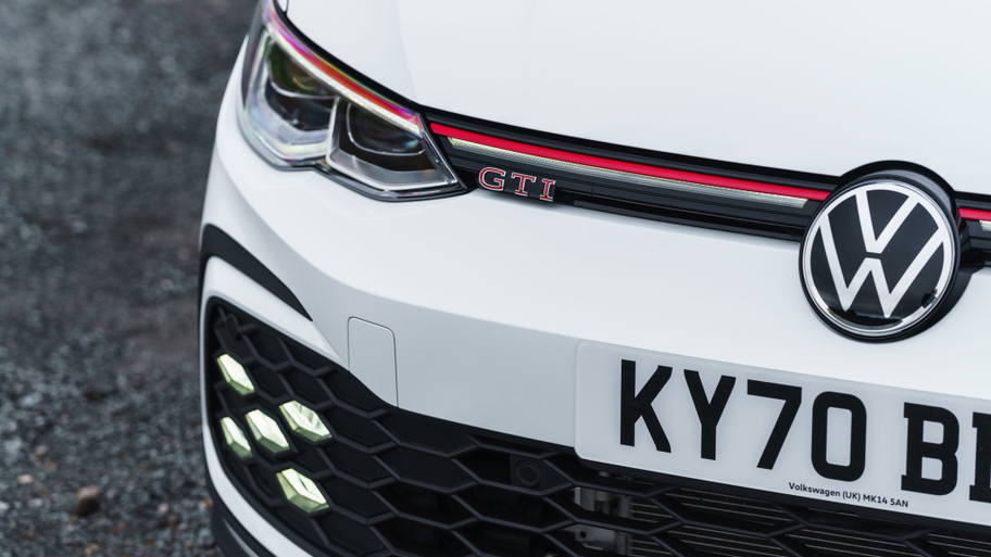 volkswagen_golf_gti_31.jpg