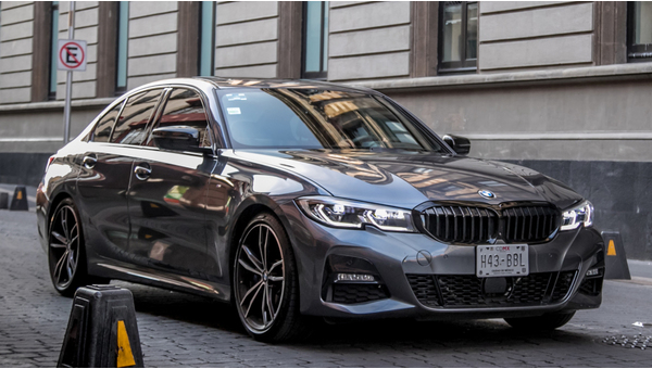 bmw_330i_m_sport_86_019003be0ad0073c.jpg