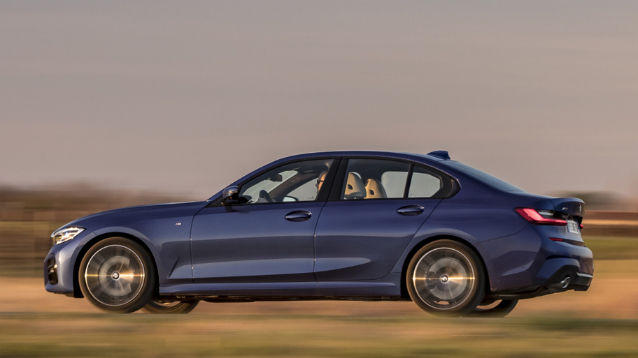 bmw_320d_m_sport_xdrive_23_0603074a0b83085b.jpg