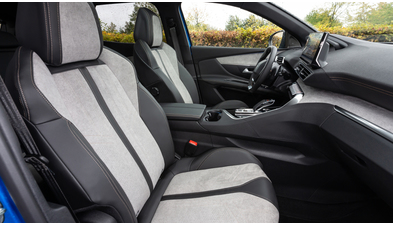 peugeot_3008_hybrid4_364.jpg