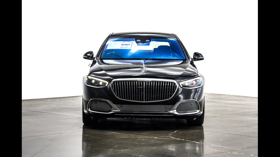 Mercedes-Benz Maybach Sedan